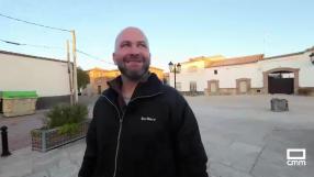 Víctor se queda en Azután por el relevo generacional en la finca agroganadera